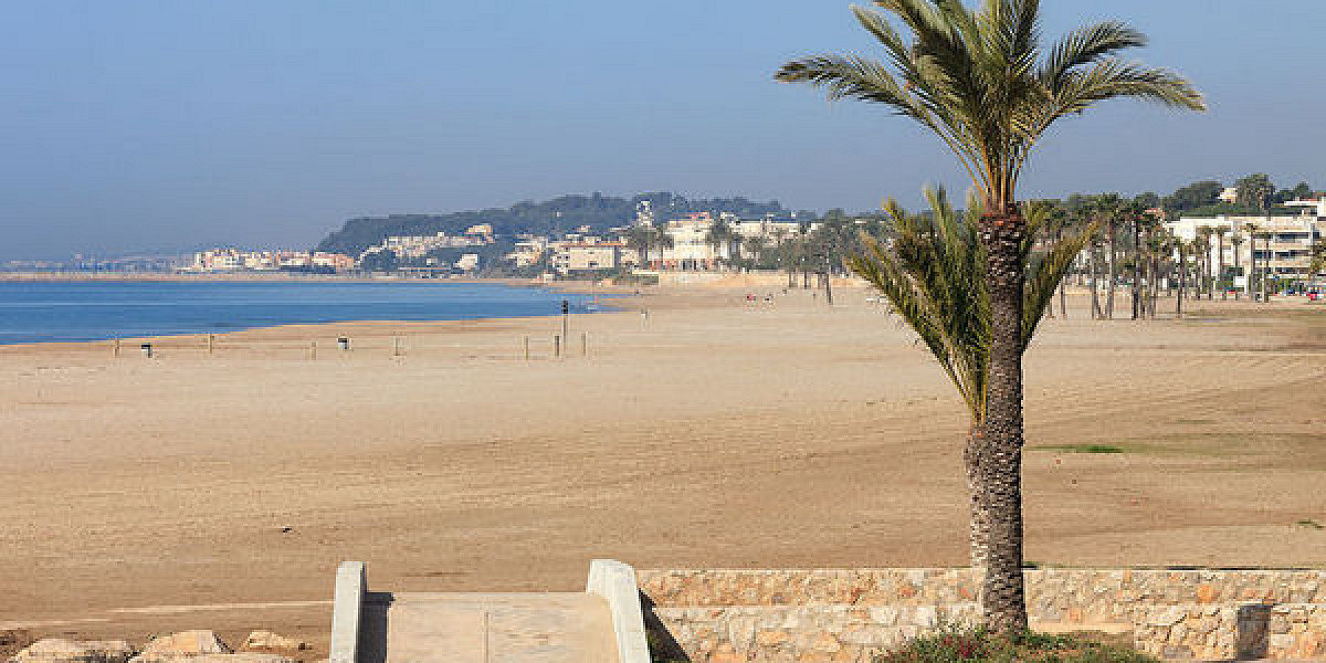 Coma-Ruga — A Seaside Resort with Sandy Beaches and Healing Springs on the Costa Dorada