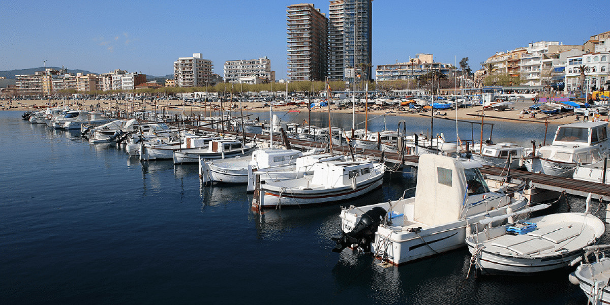 Palamós — Maritime Charm, Gastronomy, and Reliable Real Estate on the Costa Brava