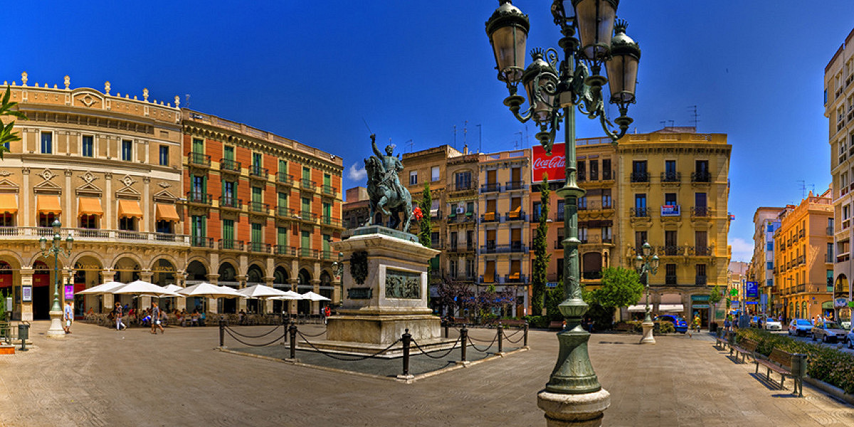 Reus — centro cultural e histórico de Cataluña en la Costa Dorada