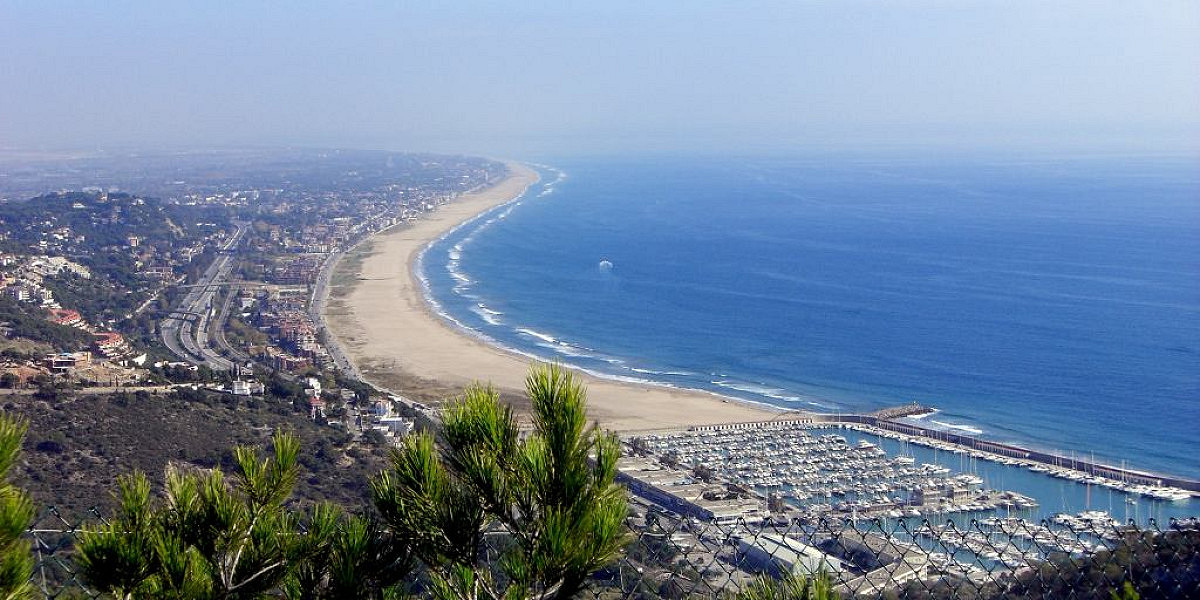 Castelldefels — comodidad familiar y estilo de vida activo junto al mar, a solo 20 minutos de Barcelona