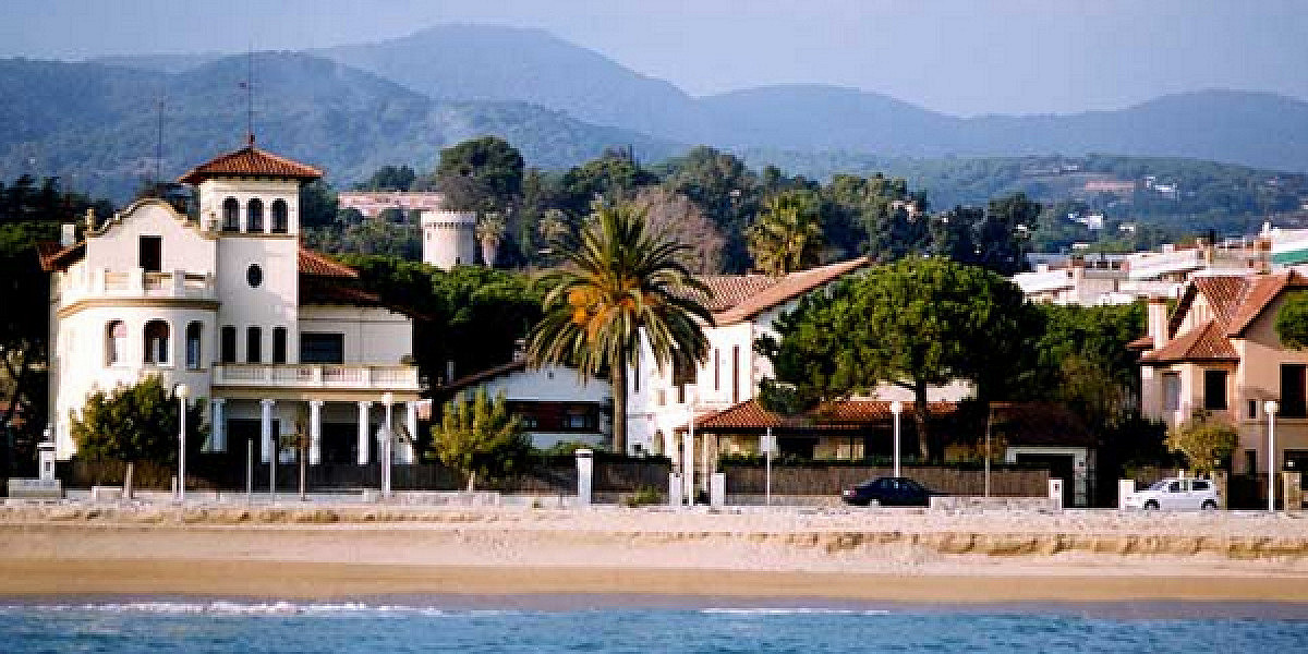 Sant Vicenç de Montalt — Prestige, Golf, Panoramic Views and Luxury Villas by the Sea on the Costa del Maresme