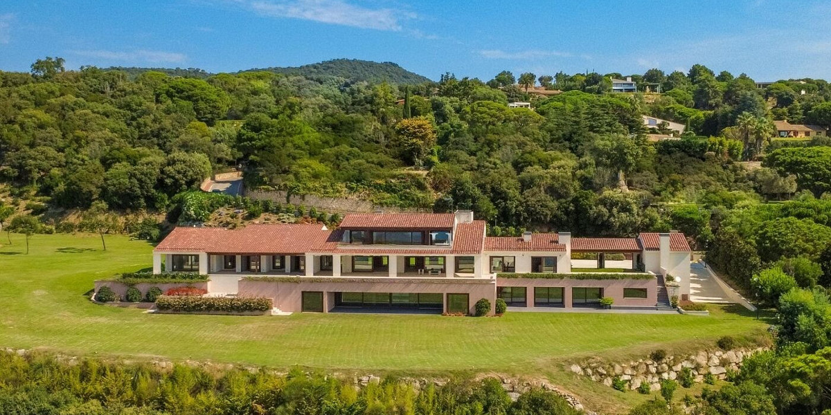 Недвижимость в Испании для россиян: как купить, когда переводы заблокированы