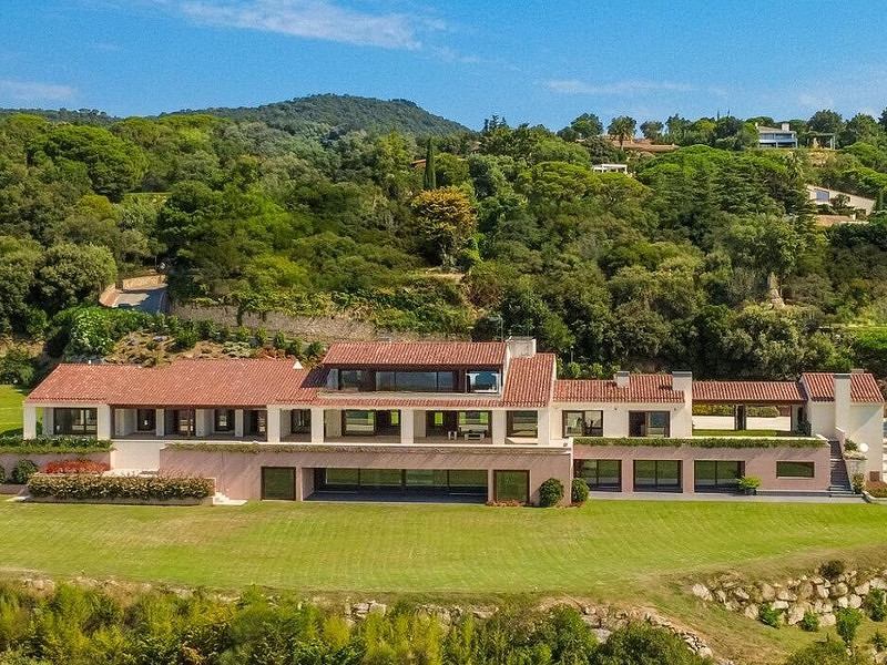 Buy Property in Spain with Cryptocurrency — Legal and Safe Solution for Russians in 2025