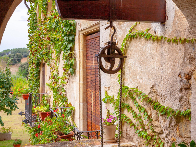 17th century mansion for holidays in Corsa on the Costa Brava. Photo:  28