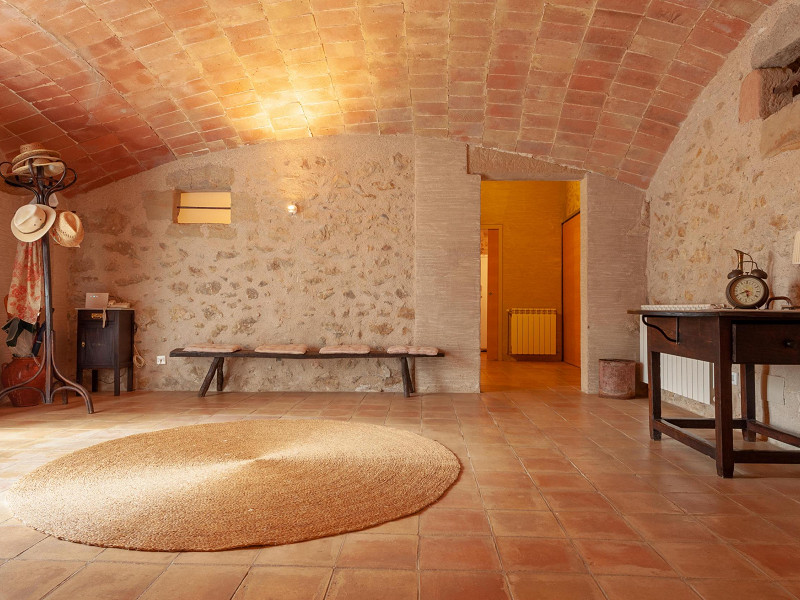 17th century mansion for holidays in Corsa on the Costa Brava. Photo:  32