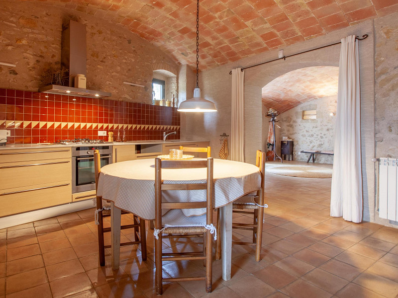 17th century mansion for holidays in Corsa on the Costa Brava. Photo:  38