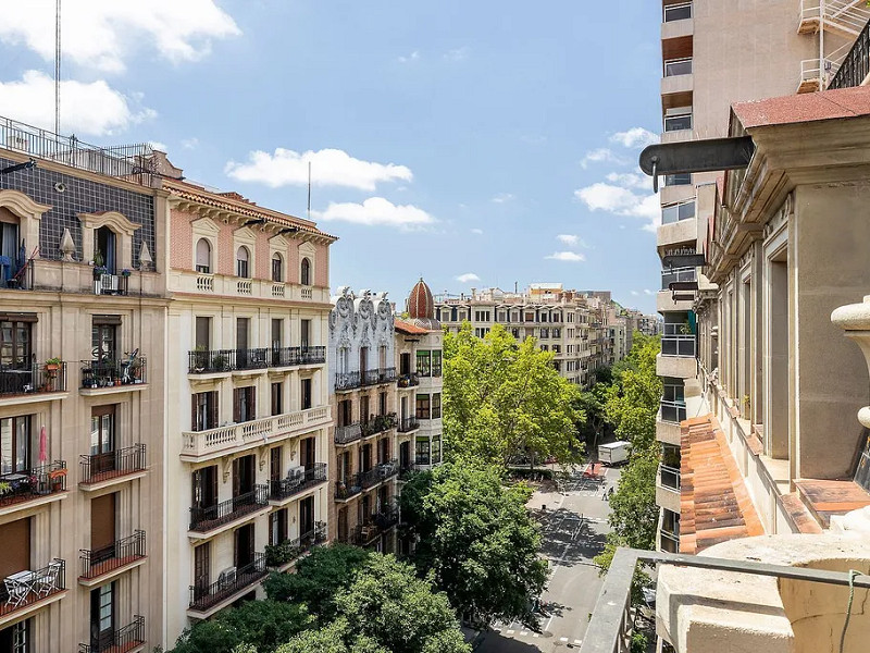 Квартиры в классическом здании после реконструкции в центре Барселоны