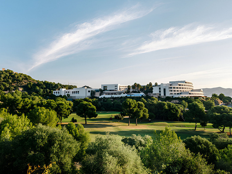 Large plot with sea and golf views in Sitges. Photo:  1