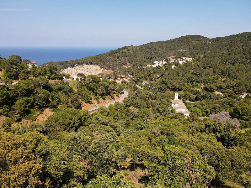 Two fantastic plots in a quiet residential area of Begur. Photo:  3