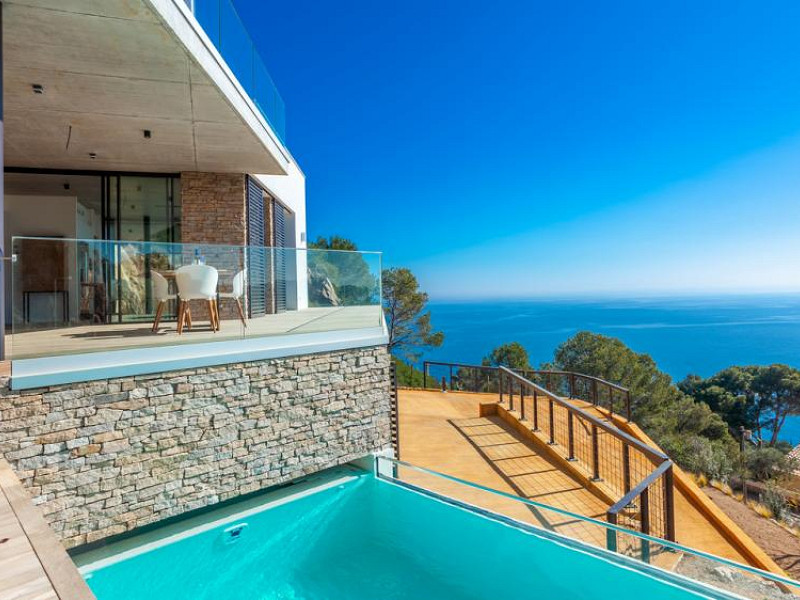 Magnificent holiday villa in Tamariu on the Costa Brava. Photo:  2