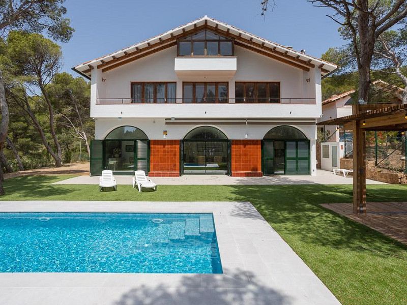 Beautifully renovated villa with private pool, 200 meters from the stunning Aigua Gelida cove in Tamariu. Photo:  1