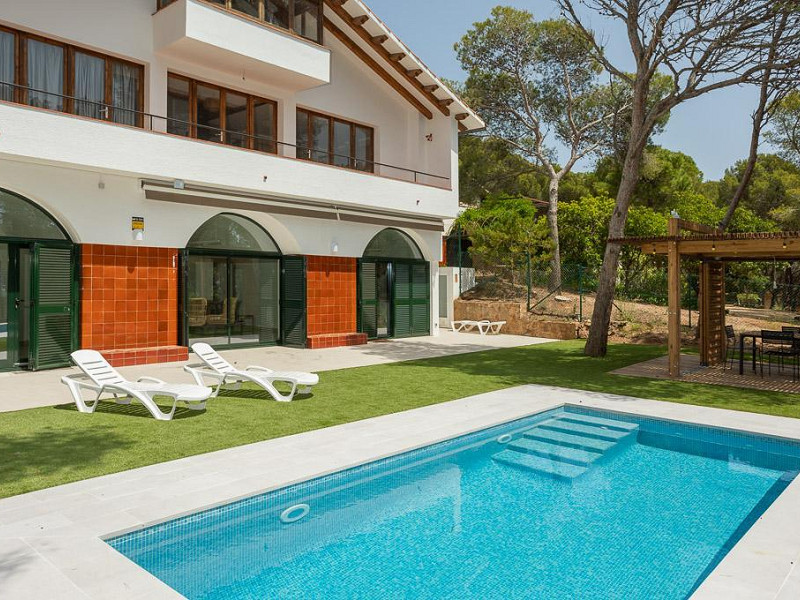 Beautifully renovated villa with private pool, 200 meters from the stunning Aigua Gelida cove in Tamariu. Photo:  2