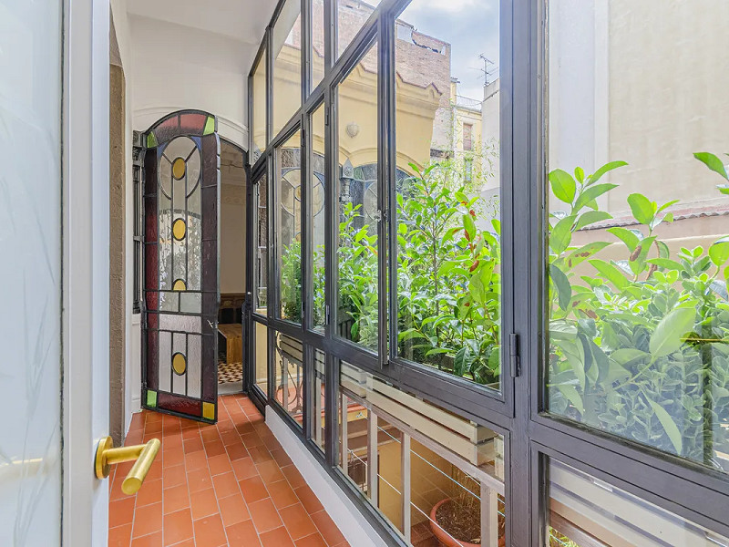 Fantastic flat after renovation in the centre of Barcelona. Photo:  1