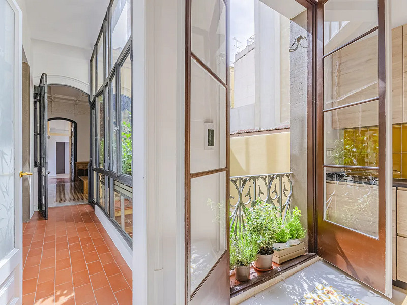 Fantastic flat after renovation in the centre of Barcelona. Photo:  19