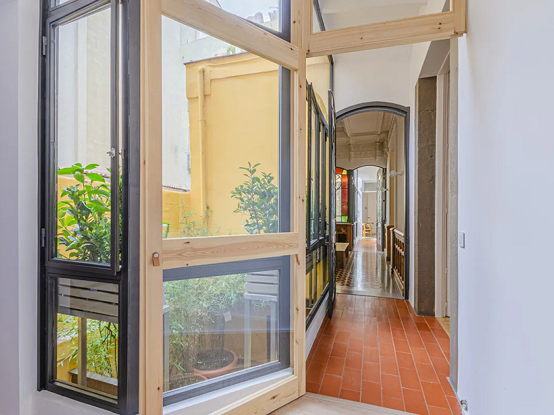 Fantastic flat after renovation in the centre of Barcelona. Photo:  20