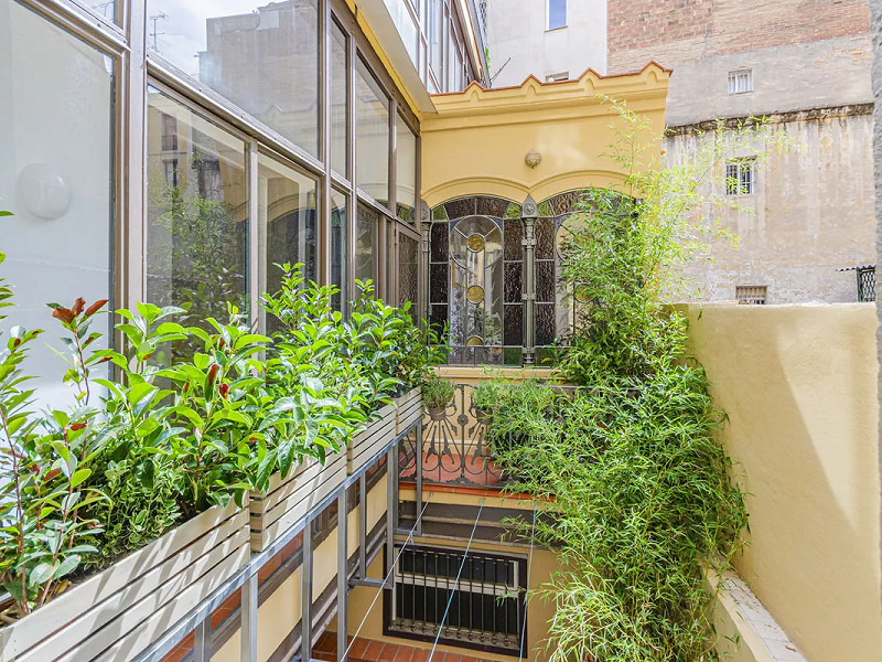 Fantastic flat after renovation in the centre of Barcelona. Photo:  24