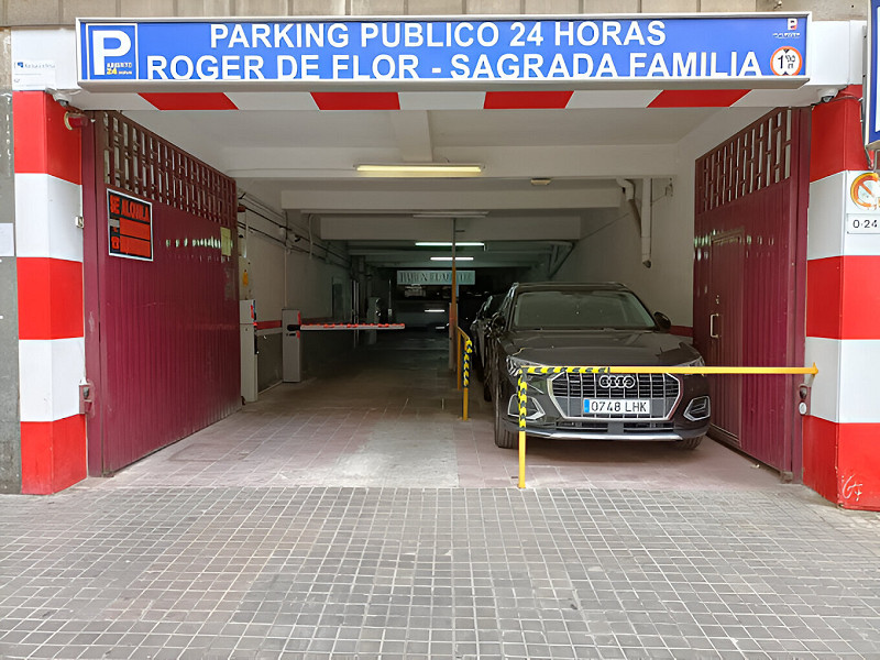 Паркинг на продажу в районе Эшампле, Барселона