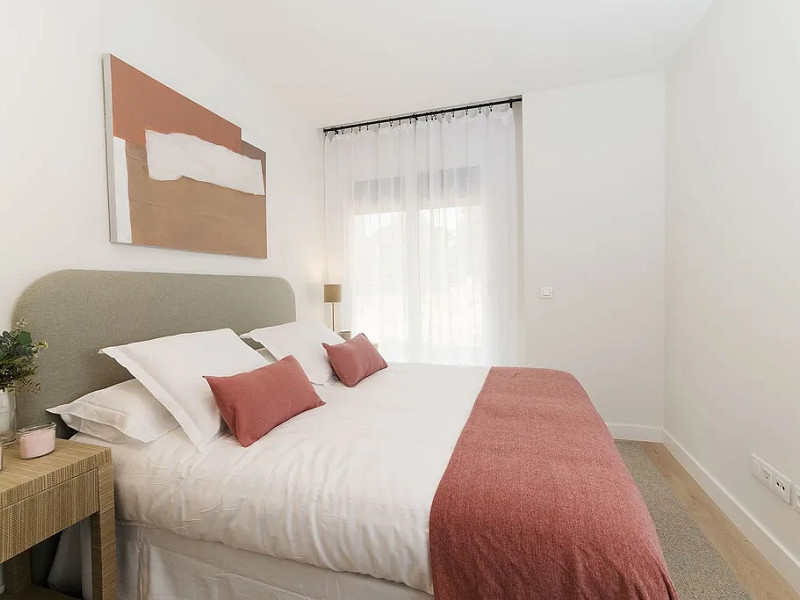 Cozy Apartments with Immediate Move-In Available in Barcelona . Photo:  13