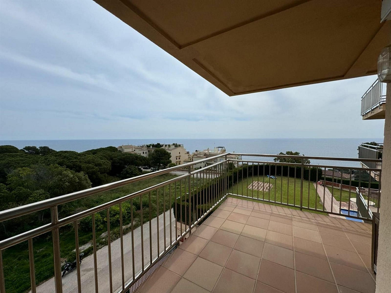 Bright corner apartment with beautiful sea views in Sant Feliu de Guixols. Photo:  5