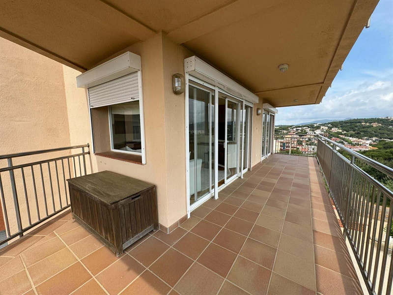 Bright corner apartment with beautiful sea views in Sant Feliu de Guixols. Photo:  8