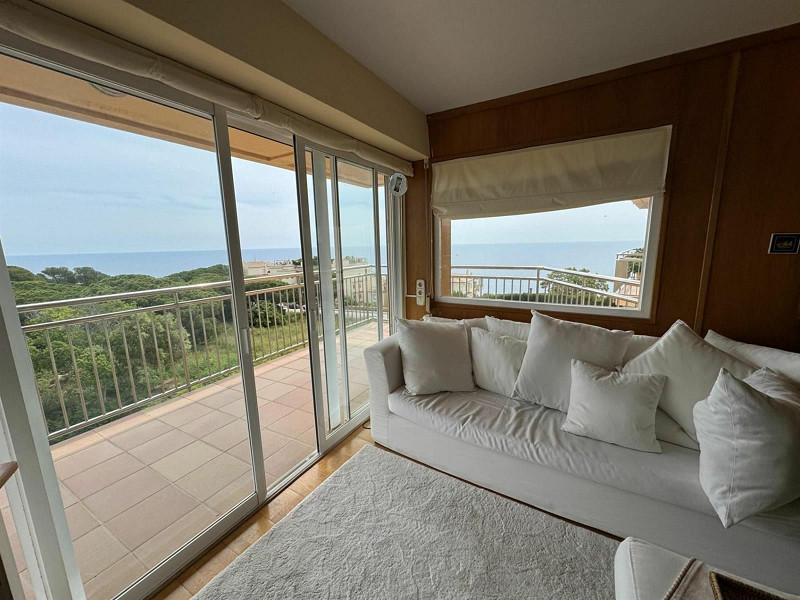 Bright corner apartment with beautiful sea views in Sant Feliu de Guixols. Photo:  10