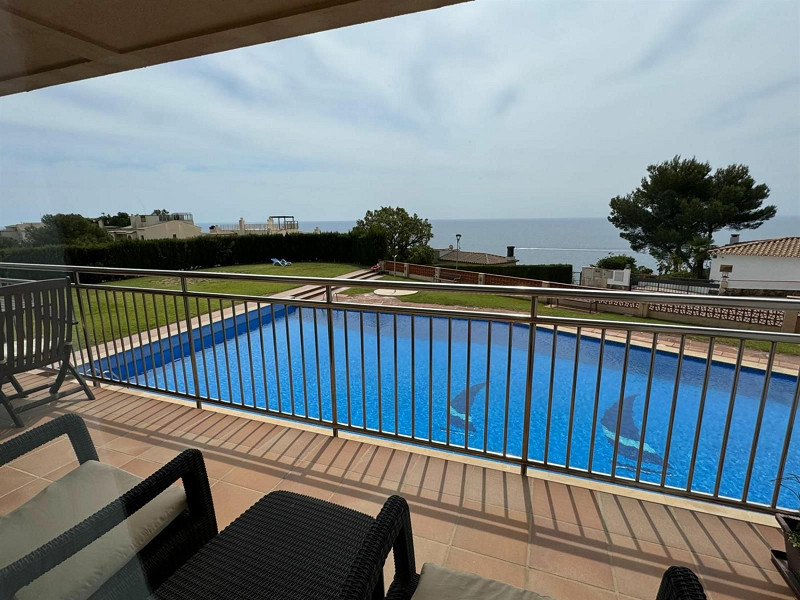 Spacious corner apartment with sea views in a quiet area in Sant Feliu de Guixols