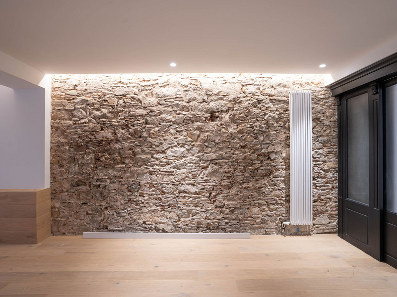 Apartments in a building after reconstruction in the Eixample district, Barcelona. Photo:  9