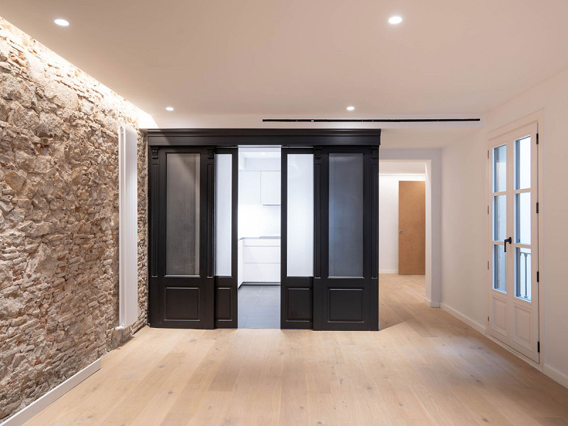 Apartments in a building after reconstruction in the Eixample district, Barcelona. Photo:  10