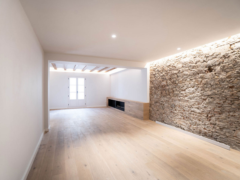 Apartments in a building after reconstruction in the Eixample district, Barcelona. Photo:  11