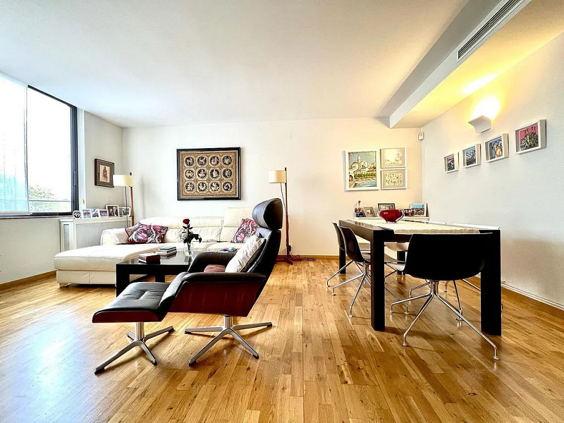 Triplex Penthouse for Sale in Villa Olímpica, Barcelona. Photo:  3