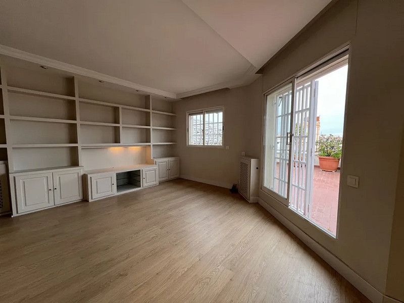 Magnificent penthouse for sale in the Sagrada Familia area. Photo:  2