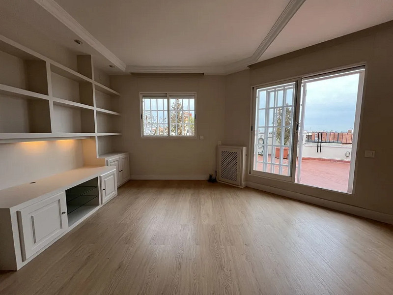 Magnificent penthouse for sale in the Sagrada Familia area. Photo:  5