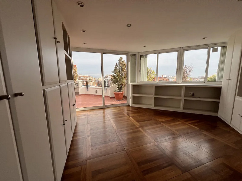 Magnificent penthouse for sale in the Sagrada Familia area. Photo:  28