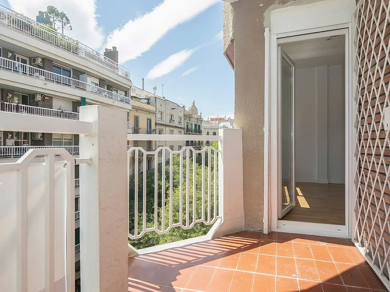 Elegant apartment with terrace in the center of Barcelona. Photo:  1