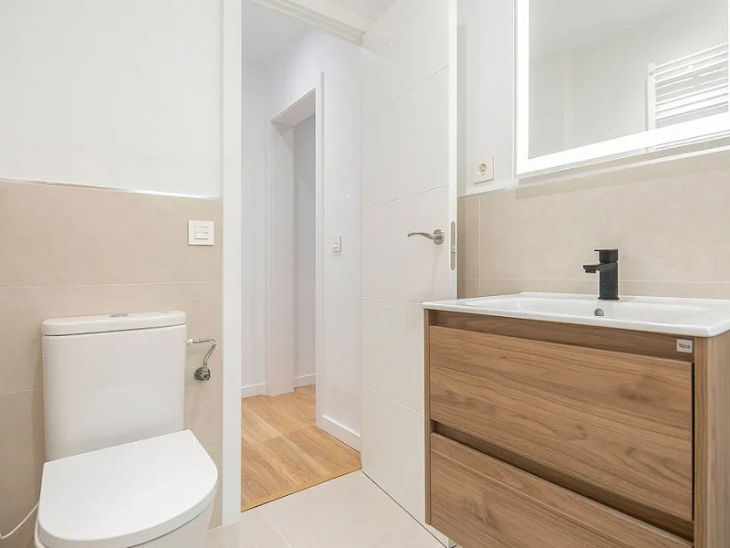 Elegant apartment with terrace in the center of Barcelona. Photo:  20