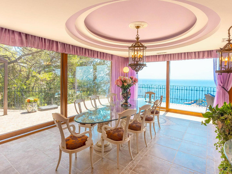 Exclusive Estate in the Heart of Begur. Photo:  7