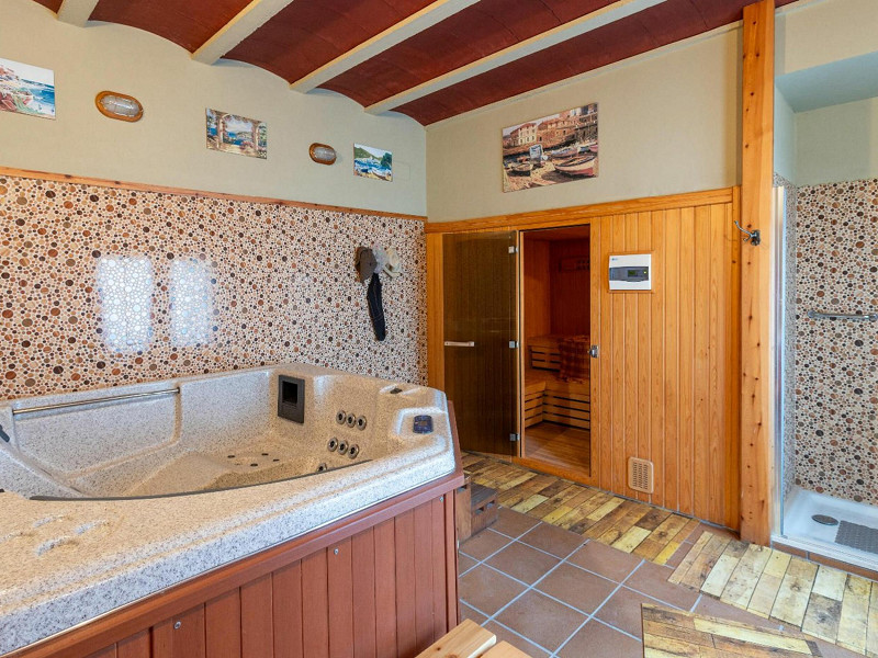 Exclusive Estate in the Heart of Begur. Photo:  28