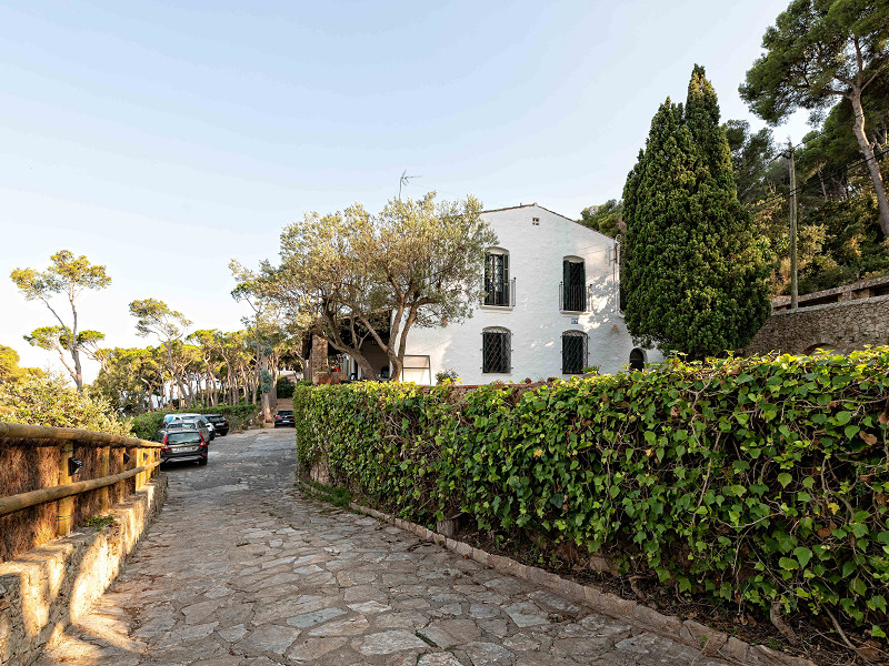 Luxury Villa with Stunning Sea Views in Tamariu, Costa Brava. Photo:  57