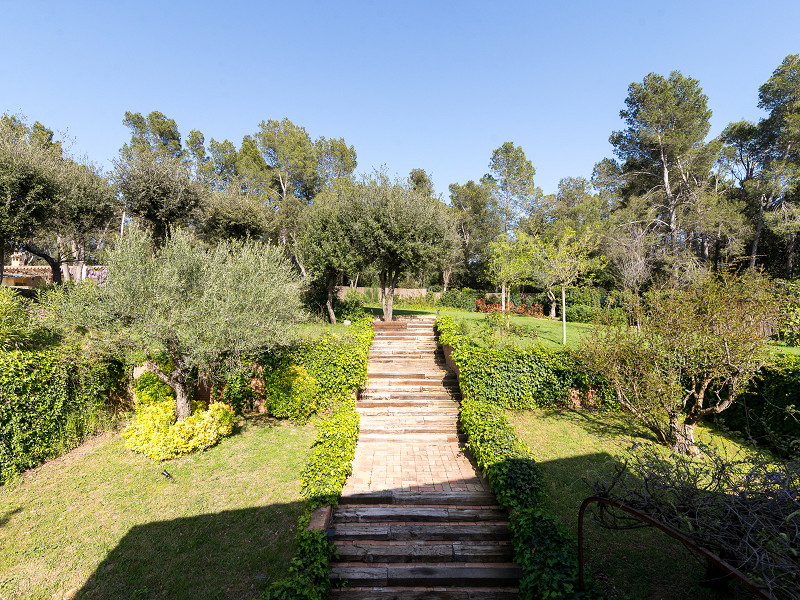 Luxury Forallac Villa with Pool and Panoramic Terraces. Photo:  21