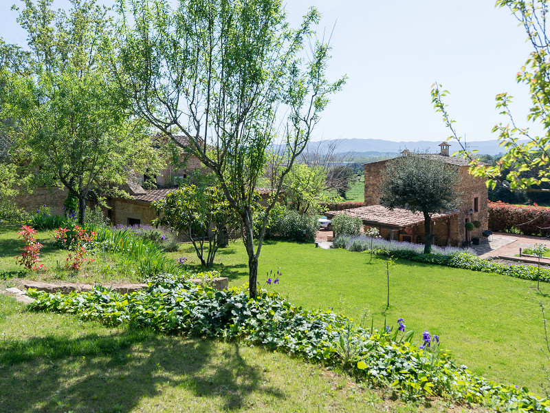 Luxury Forallac Villa with Pool and Panoramic Terraces. Photo:  22