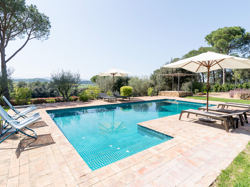 Luxury Forallac Villa with Pool and Panoramic Terraces. Photo:  40