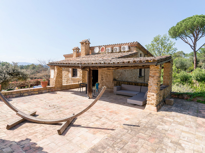 Luxury Forallac Villa with Pool and Panoramic Terraces. Photo:  44