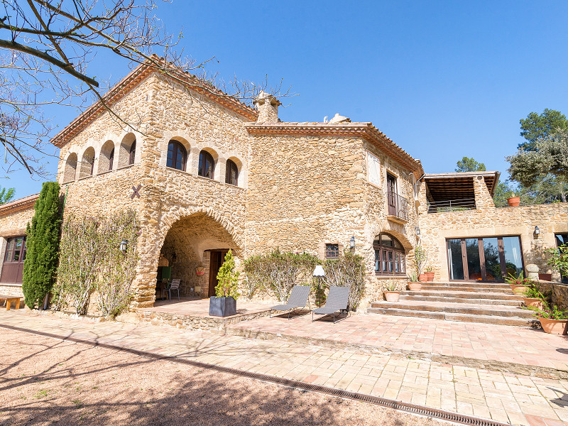 Luxury Forallac Villa with Pool and Panoramic Terraces. Photo:  54