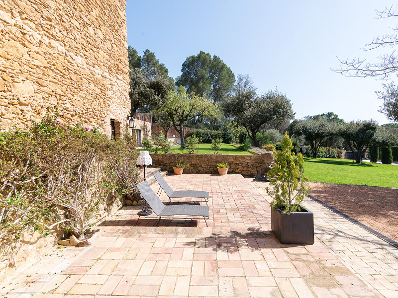 Luxury Forallac Villa with Pool and Panoramic Terraces. Photo:  73