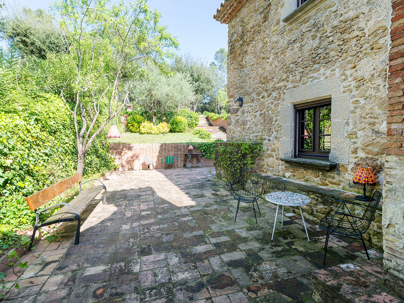 Luxury Forallac Villa with Pool and Panoramic Terraces. Photo:  87