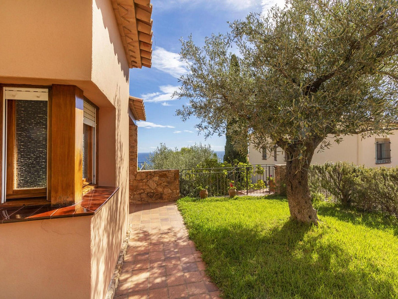 Exclusive villa with sea views and private pool in Tamariu, Aigua Xelida area. Photo:  9