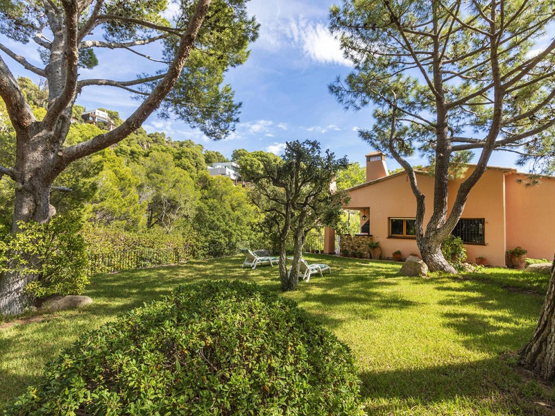 Exclusive villa with sea views and private pool in Tamariu, Aigua Xelida area. Photo:  12