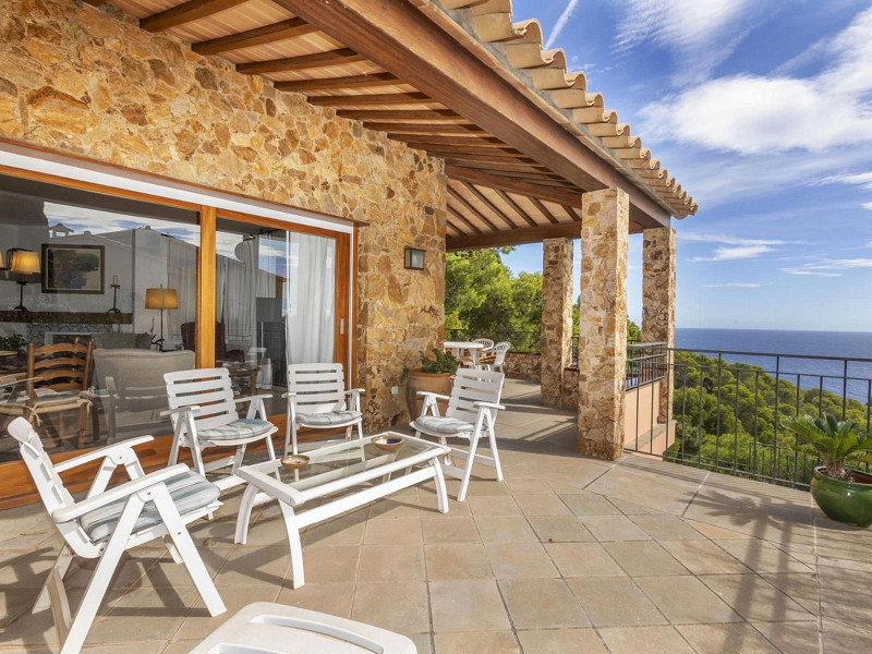 Exclusive villa with sea views and private pool in Tamariu, Aigua Xelida area. Photo:  39