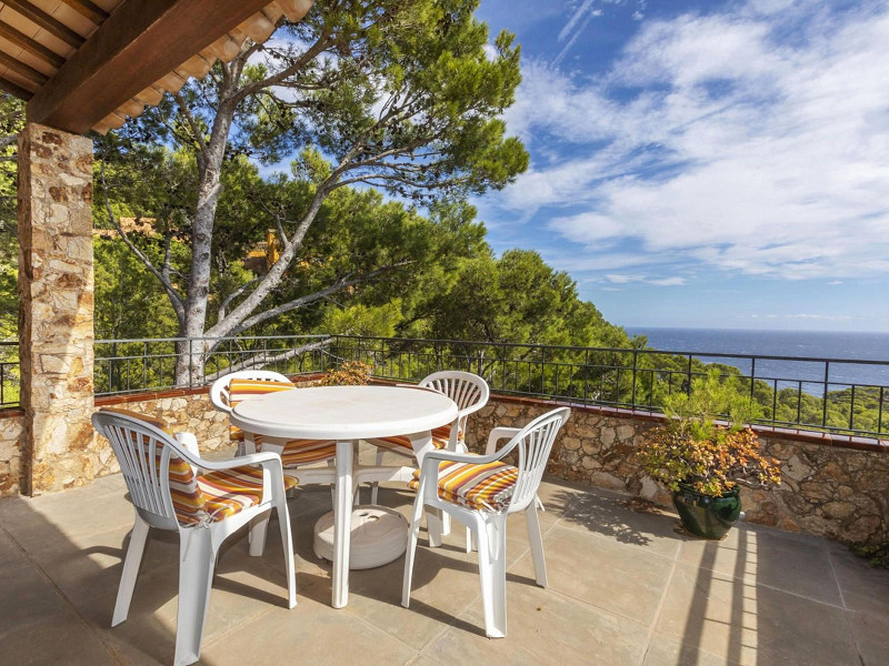 Exclusive villa with sea views and private pool in Tamariu, Aigua Xelida area. Photo:  41