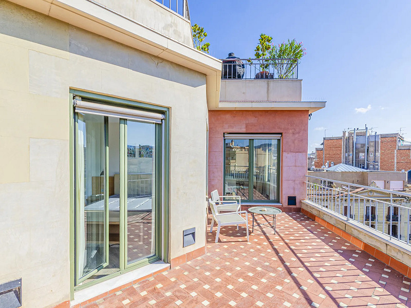 Penthouse with private terrace in the Eixample Dret area, Barcelona. Photo:  3